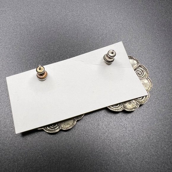 VINTAGE Disc Circle Earrings Silver Tone Flower - Picture 4 of 6